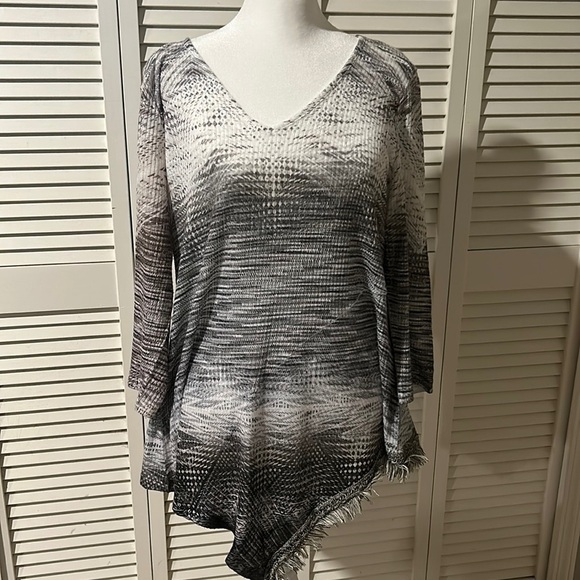 ONE WORLD Tops - One world fringe top size XL